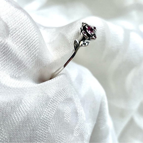 🌹 NWOT Beauty and the Beast Rose Ring - Princess Belle✨ - Picture 4 of 13